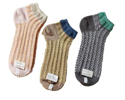 China Breathable Fashionable High Quality Comfortable Cotton And Jacquard Canvas Mixed Medium And Long Socks for sale