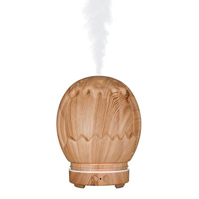 China 250Ml Unique Car Aromatherapy Diffuser Wood Grain Round Nebulizer Machine for sale