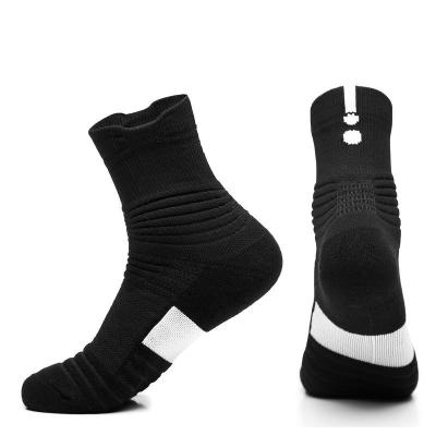 China Custom Made Athletic Men's Basketball Men's Sports Socks OEM Logo Athletic Men Cotton Print for sale