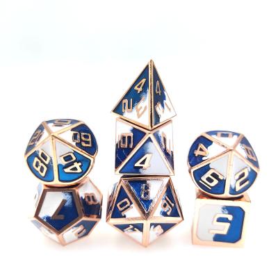 China Wholesale new fashionable dnd copper metal dice entertainment dice bulk game light blue and white for sale