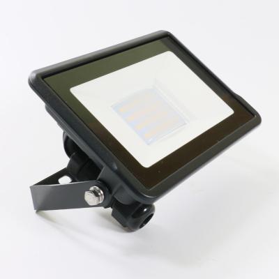 China Garden Wholesale 20W TUYA Smart Flood Light BLUETOOTH Series CONNECT TUYA SMART APP CONTROL 16 MILLION COLORS led outdoor flood light for sale