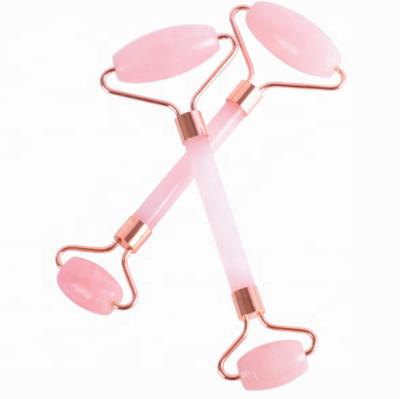 China Whitening 2020 High Quality Rose Quartz Jade Facial Roller With Gold Silver Integrated Frame for sale