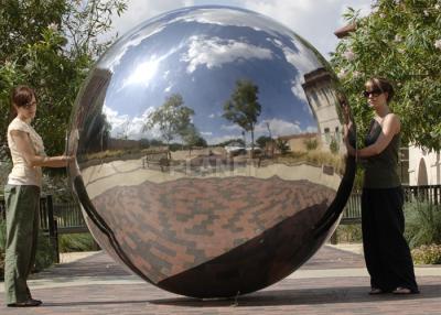 Chine Boule de flottement gonflable de miroir de disco de PVC de couleur faite sur commande avec l'éclairage à vendre