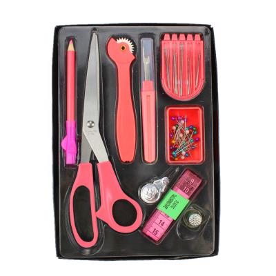 Cina Wholesale High Capacity Travel B Tray Sewing Kit with Red Sewing Accessories for Easy DIY in vendita