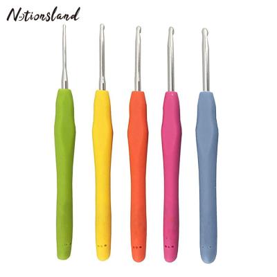 China 5 Sizes Aluminum Crochet Hooks Set 2-4MM Soft Handle Aluminum Knitting Needles Kit For Craft Weave Yarn DIY Knit Needles Knitting Tool for sale