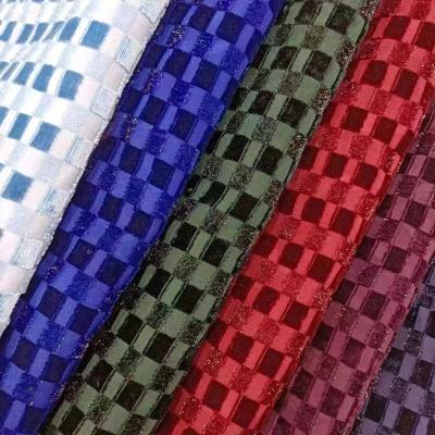 China Het metaal schittert Controle Gebreide Uitgebrande het Fluweelstof van de Fluweelviscose Jacquard Te koop