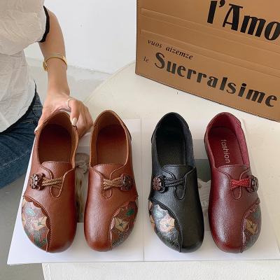 China Cushioning New Designs Fashion Flat Colorful Genuine Leather Women Freeze Sandals Comfortable Ladies Slippers and Sandal for sale