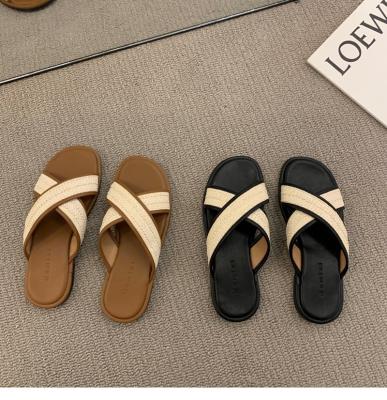 China 2022 Summer Decorative Casual Sandal Fashion Trend Design Hot Design Buckle Solid Color Slippers Summer Ladies Slippers For Women for sale