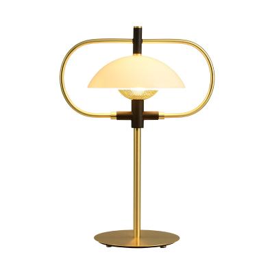 China Modern hotel bar desk bedroom reading bedside gold Nordic creative luxury modern decorative table lamp for sale