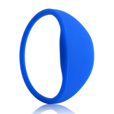 China Long term UHF foreigner H3 H4 chips rfid wristband waterproof/waterproof wristband (new type) for sale