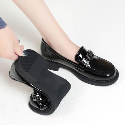 China 2022 Newest Style Anti-slippery Casual Ladies Led Tassels Loafers Laceless Loafers Bowknot Loafers Vintage PU Leather Shoes Women for sale