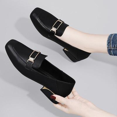 China 2023 high quality anti-slip women shoes ladies flat shoes for sale