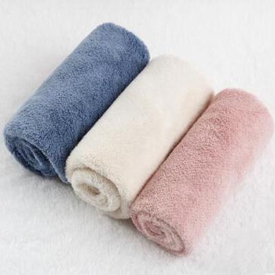 China Factory Disposable Dye Microfiber Bath Towel SHANGHAI Single Left Size 40*40cm 210g To 380g Gsm Loading In Bathroom for sale