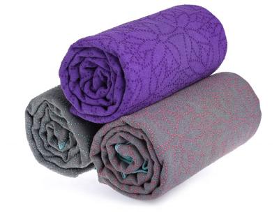 China Gift plum blossom silicone yoga towel thickening yoga towel comfortable non-slip environmental protection yoga blanket for sale