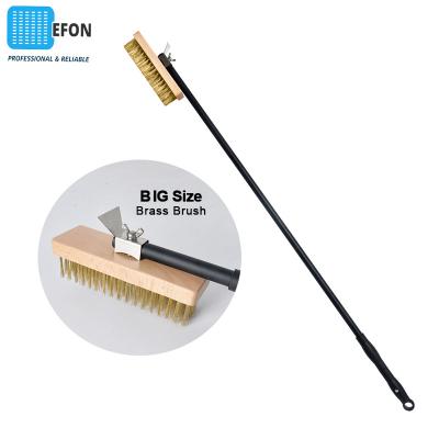 China Efon Large Size Viable Professional Pizza Oven Copper Brush Scraper Grill Brass Cleaning Brush With 47 Inch Aluminum Handle for sale