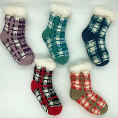 China 2022 Christmas New Year Children's Winther QUICK DRY hot sale slipper bangs anti-slip with Dot Warm Home Indoor Socks for sale