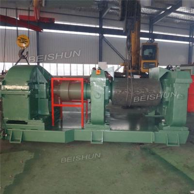 China Máquina de reciclagem de pneus de 560 mm Trituradora de borracha de pneus para borracha recuperada à venda