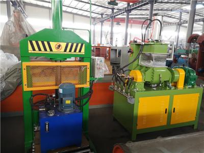 China Verticale rubberen snijmachine Hydraulische balensnijmachine Te koop