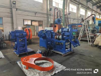 Cina Automatic Truck Tire Cutting Strip Machine And Cutting Block A Whole Machine in vendita