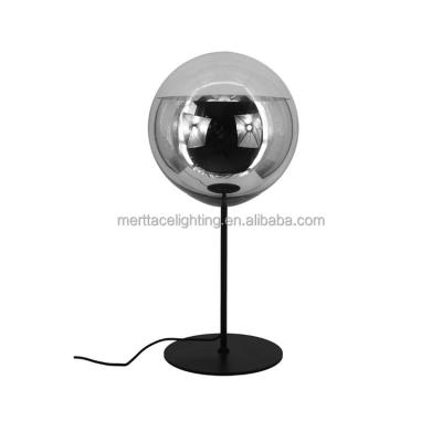 China Modern Vintage Stained Glass Ball Hotel Modern Antique Glass Bedside Table Lamp for sale