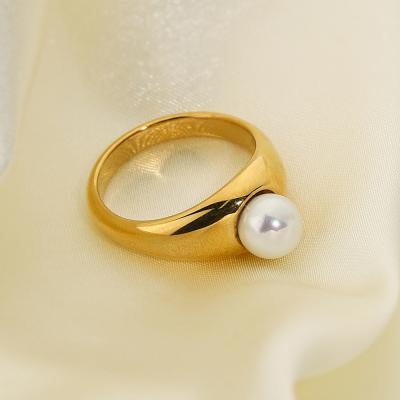 China Trendy Minimalist INS Fashion US6/7/8 Gold Plated PVD Plating Stainless Steel Shell Pearl Ring for sale