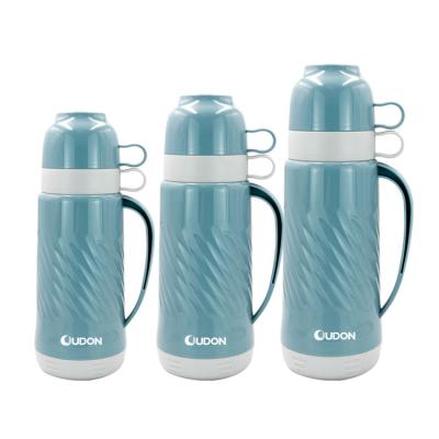 China 500ml 950ml 1650ml Viable High Quality Clear Plastic Insulated Water Bottles With Handle Design for sale