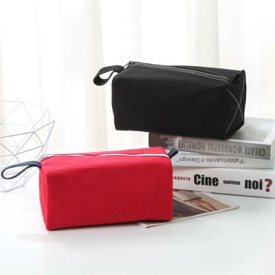 China Fashion Design Canvas Fashionable Makeup Bag Portable Wholesale Canvas Cosmetic Bag for sale