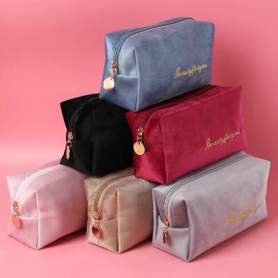 China Fashion OEM Soft Velvet Women Make Up Organizer Girl Lipstick Bag Women Travel Portable Cosmetic Bag Makeup Bag for sale