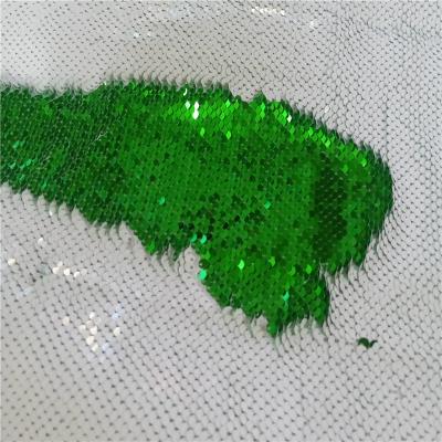 China Popular Water Resistant Factory Price Well Knocked Down Reversible Sublimation Flip Green Blank 5mm White Sequin Fabric for sale