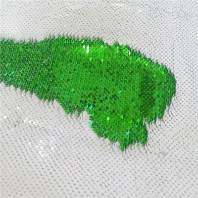 China Water Resistant Back Hot Sale Satin 5mm Printed White Green Black Red Sequin Fabric for sale