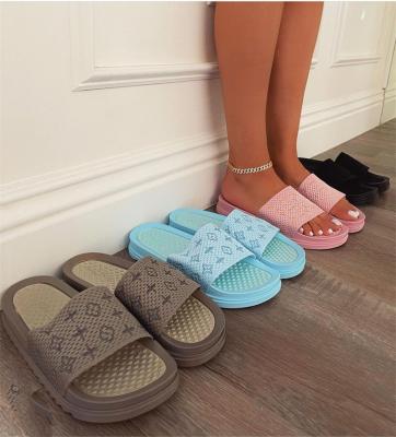 China Lightweight women slippers flower embroidery 2022 new fashion female flats beach casual slippers for women for sale