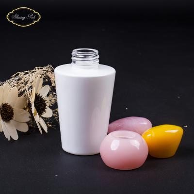 China Personal Care 100ml Best White Cylinder Perfume Diffuser Refillable Perfume Atomizer Reed Diffuser Bottle for sale