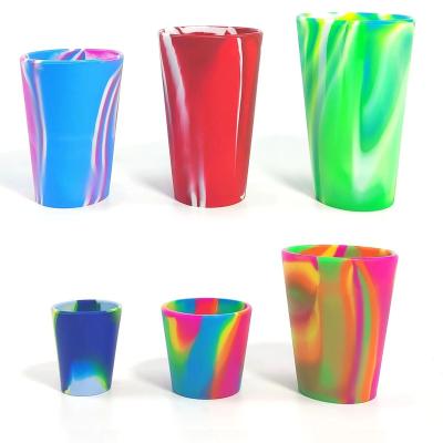 China New Design Sustainable Silicone Cup Unbreakable Silicone Wine Beer Drinks Mug With Lids And Straws for sale