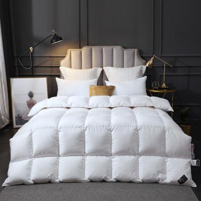 China Handmade Lightweight 1.5KG Feather Down Cotton Blanket Winter Comforter Weather Bed Quilting Thin All-Season Duvet Insert For Warm Sleepers for sale