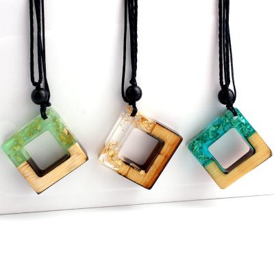 China BOHEMIA China Epoxy Resin Necklace, Resin Wood Jewelry Wood and Resin Pendant Necklace Wholesale for sale