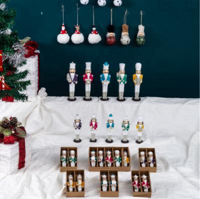 China Resin Christmas Polyresin Nutcracker Christmas Tree Decoration Ornament Gifts Hanging Crafts for sale