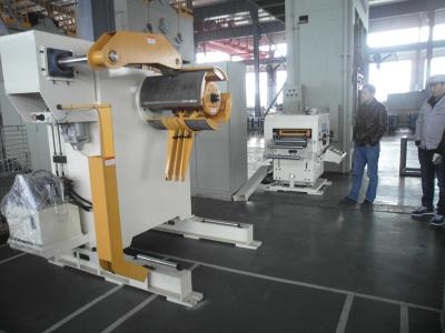 China Máquina do Straightener da tira da folha da eficiência elevada/máquina de alimentação automática à venda