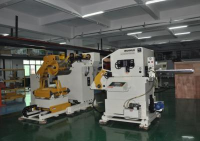 Cina 3 automatici pieni in 1 servo raddrizzatore dell'alimentatore della bobina dello strato di Nc/Decoiler d'acciaio MAC4-600 in vendita