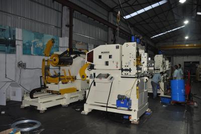 China Roller Feeder Leveling Feed Decoiler And Straightener For Metal Plate Roller for sale