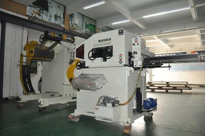 China 3 en 1 cortina Rod del alimentador del nivelador del NC que sella tecnología de proceso automatizada en venta