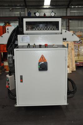 中国 Geared Motor Driven NC Plate Leveling Machine For Straighten Aluminum Processing 販売のため