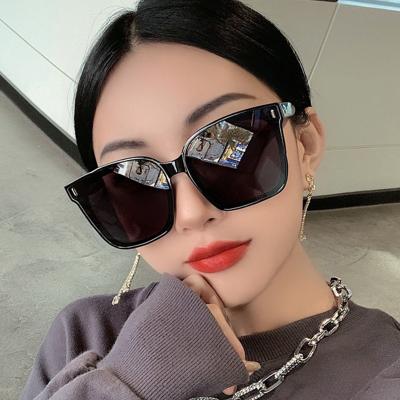 China 2022 fashionable flat men's sunglasses personalized new fashion square box sunglasses Korean women's sun nail MI style sunglasses glass for sale