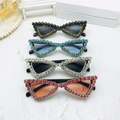 China Custom Luxury Fashion Triangle Cat Eye Sun Glasses Cateye Pink Faux Stone Sunglasses Women Fashion Sunglasses Women for sale