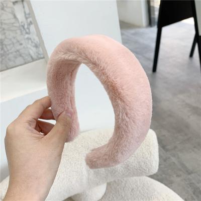 China Wholesale Cute Women Winter Headbands Cute Women Hair Cloth Fashion Hair Circle Fur Hairy Headband for sale