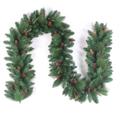 China PVC & Premium Plastic Artificial Green Christmas Garland For Home Decoration PE Special Wholesale for sale