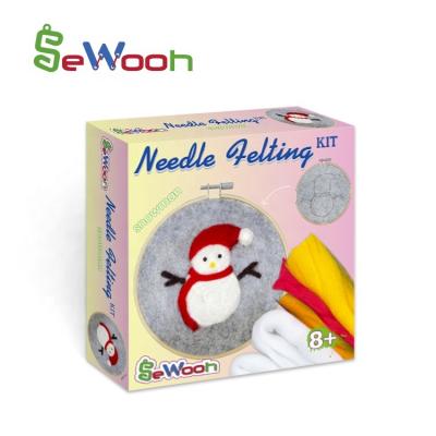 China Kids Arts and Crafts Educational Fabric Sewing Christmas Kit Snowman Needle Felting Kit for Adults for sale