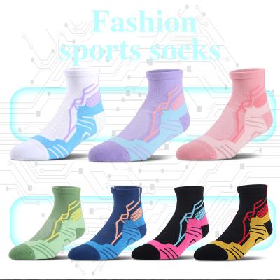 China Breathable CY Logo Custom Youth Absorb Sweat And Slow Shock Basketball Crew Socks for sale