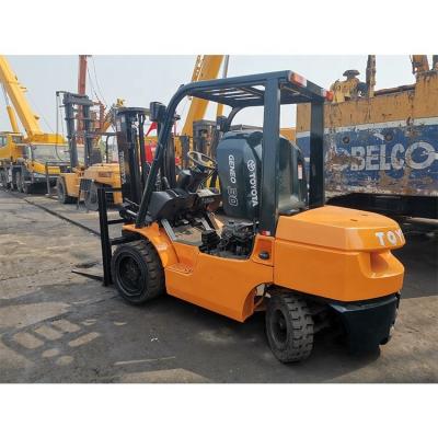 China Japanese Forklifts Used Toyota 7f30 Diesel Forklift 3Ton Telehandler Routine Fork Width for sale