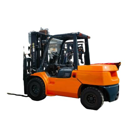 China Garment Shop Must-Have 5 Ton Used Toyota Forklift with Japan Made Parts and Diesel Engine for sale