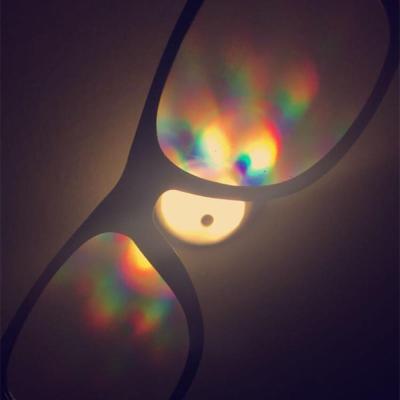 China Each diffraction sheet is separated by a faint line make Christmas diffraction paper glasses grating optical film glass for sale